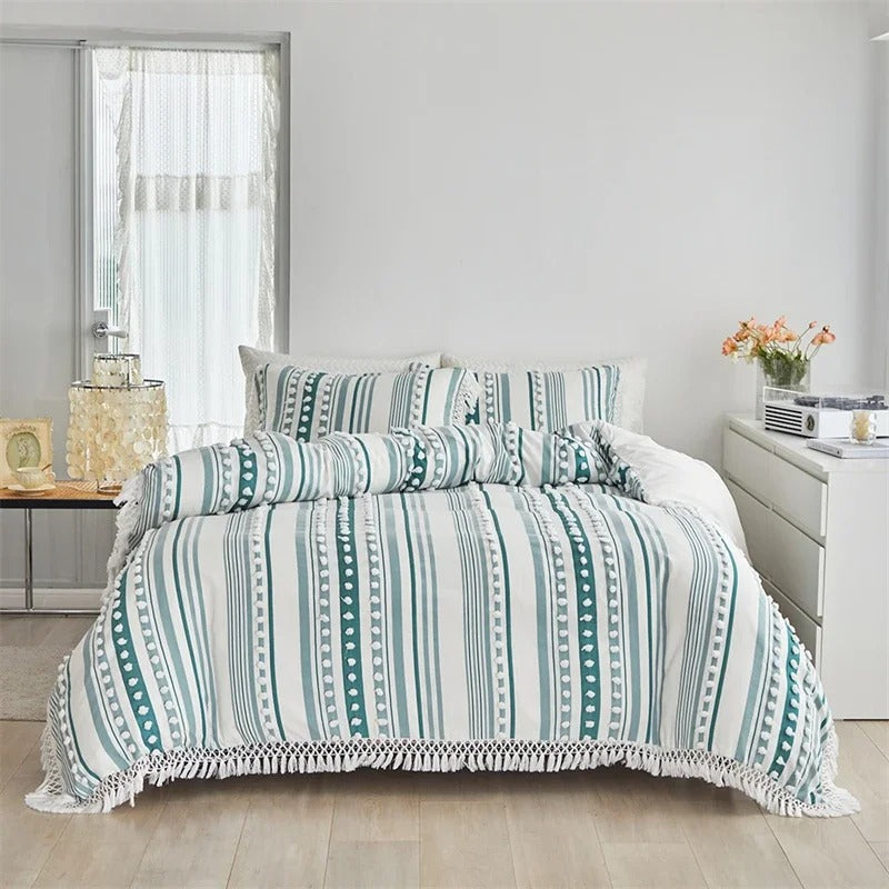 Bohemian Duvet Cover 3 pcs Set with Tassels – Soft Striped Bedding Set with Tufted Ball Details for Queen Bed