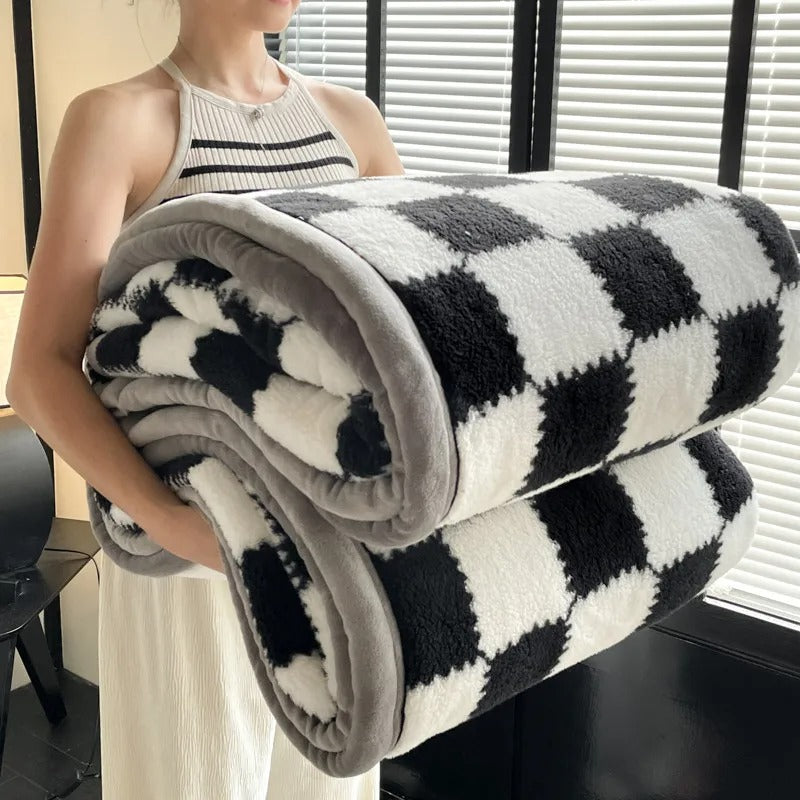 Checkerboard Plush Fleece Throw Blanket — Double-Layer Warmth for Fall & Winter