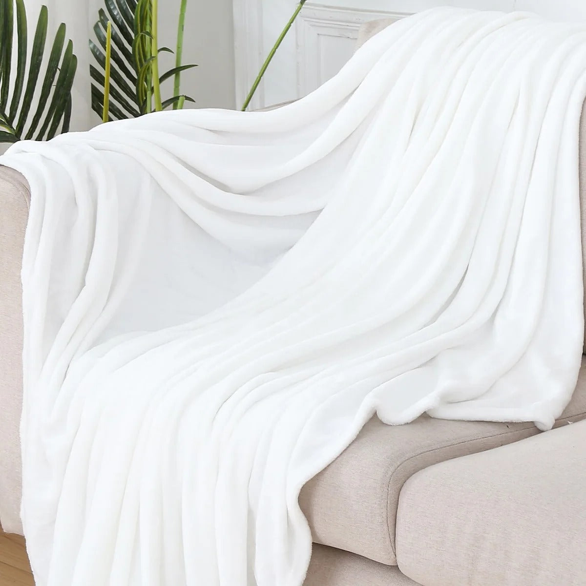 Plush Fuzzy Throw Blanket – Ultra-Soft Blanket for Couch, Bed, and Lounging