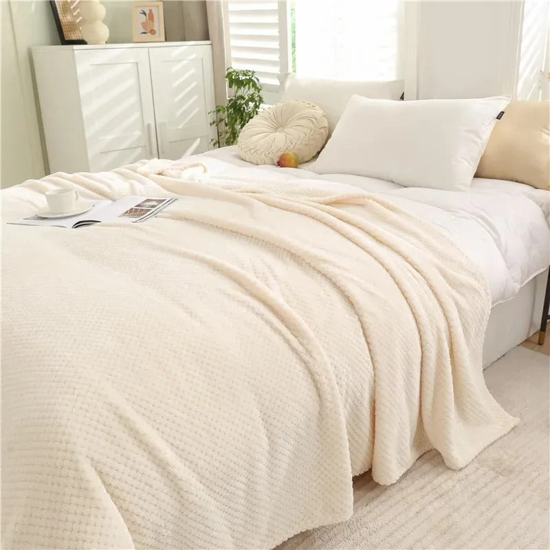 Plush Japan Style Fleece Blanket – Fluffy Sofa and Bed Throw, Solid or Plaid Design