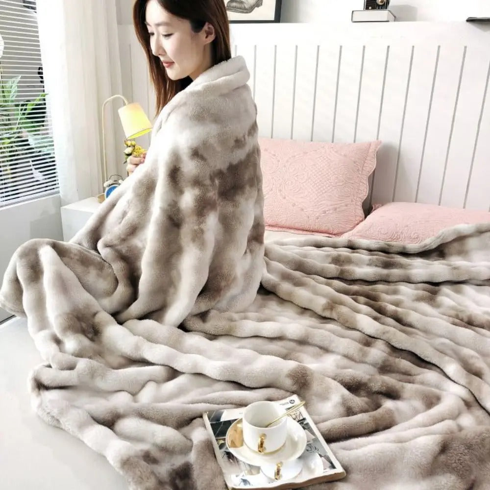 Faux Rabbit Fur Throw Blanket – Soft Double-Sided Warm Skin-Friendly Quilted Blanket for Sofa, Bed & Home