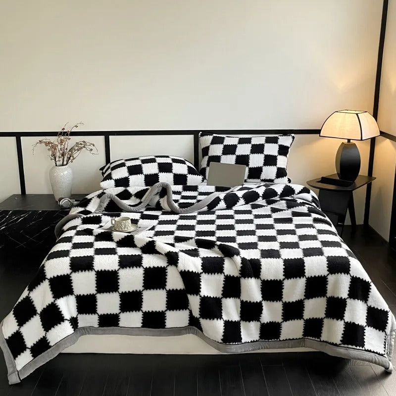 Checkerboard Plush Fleece Throw Blanket — Double-Layer Warmth for Fall & Winter