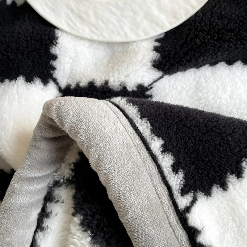 Checkerboard Plush Fleece Throw Blanket — Double-Layer Warmth for Fall & Winter