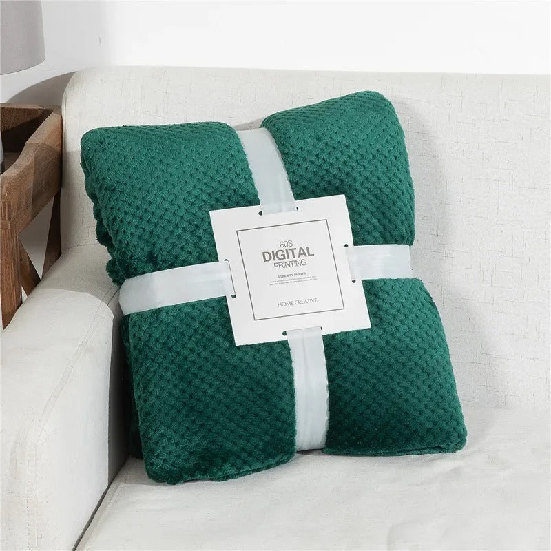 Plush Japan Style Fleece Blanket – Fluffy Sofa and Bed Throw, Solid or Plaid Design
