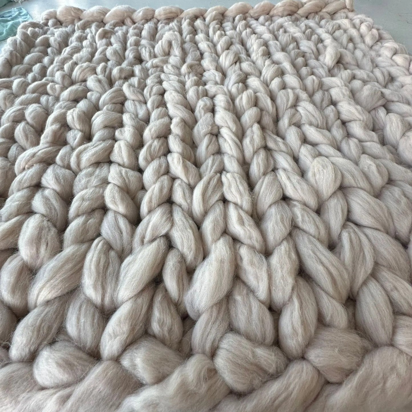 Chunky Knit Wool Blanket – Thick Big Yarn Roving Throw for Sofa, Bed & Winter Warmth